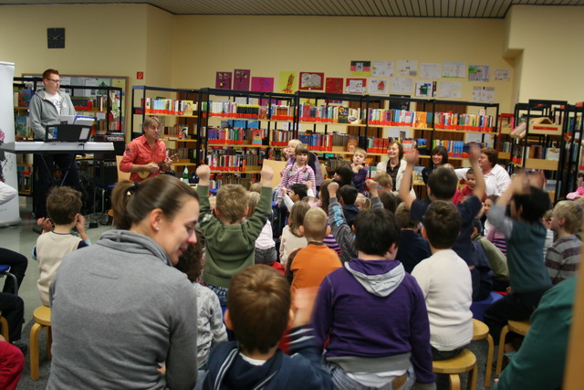 gal/2010/2010 Saitentwist Buecherei Borbeck 90 Jahre 18.11/2010 Saitentwist Buecherei Borbeck 90 Jahre 18.11. 022.jpg